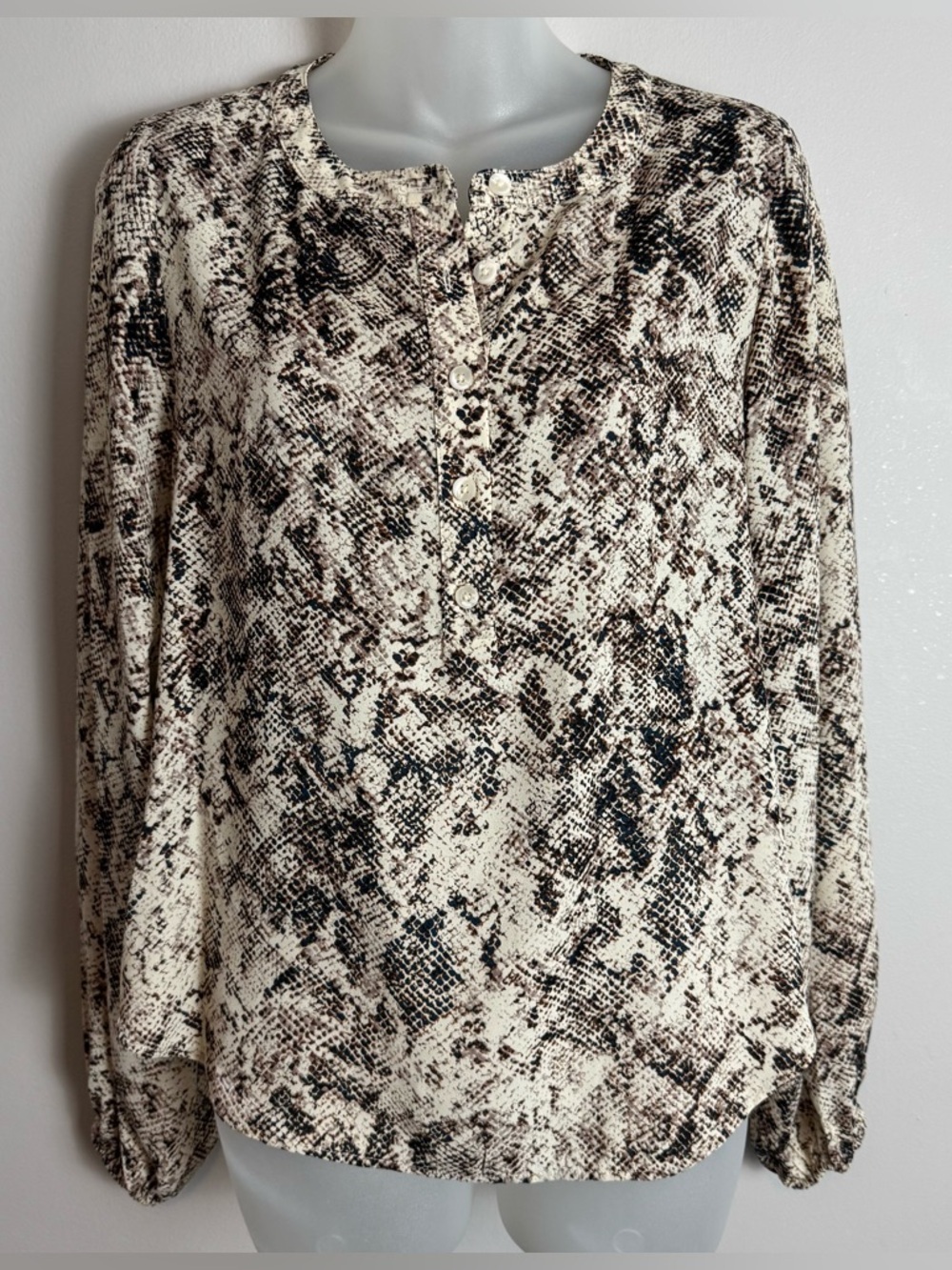 Evereve Neutral Snakeskin Puff Sleeve Blouse Size Small